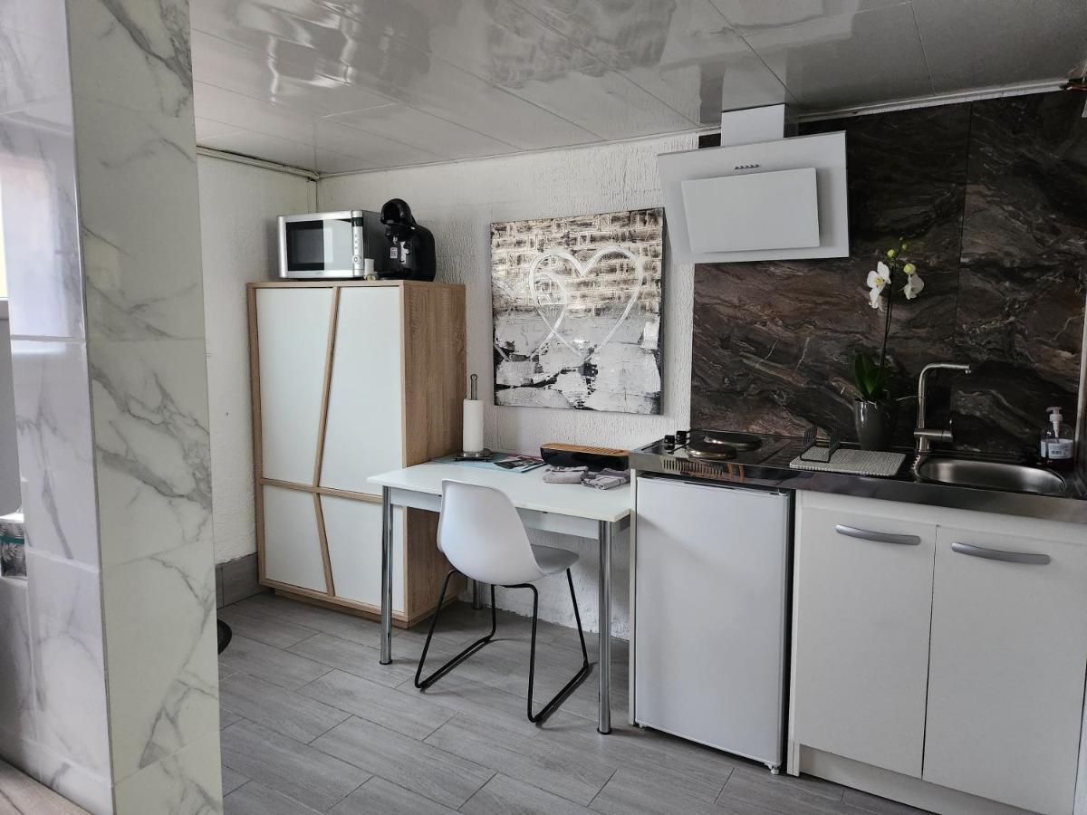 Studio, Pas De Collocation Possible Warmeriville Dış mekan fotoğraf